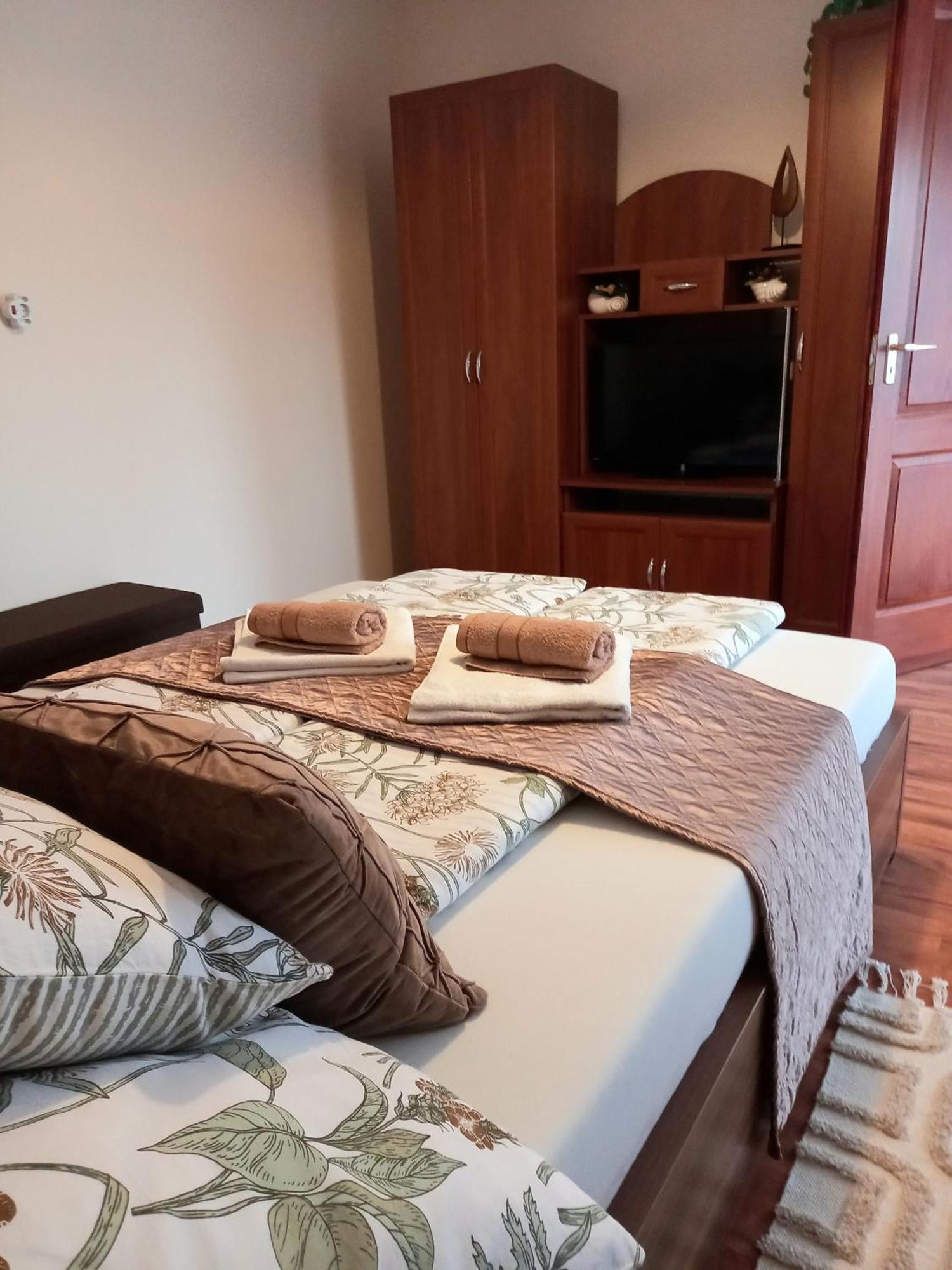 Alfa Apartman Harkan Exterior foto