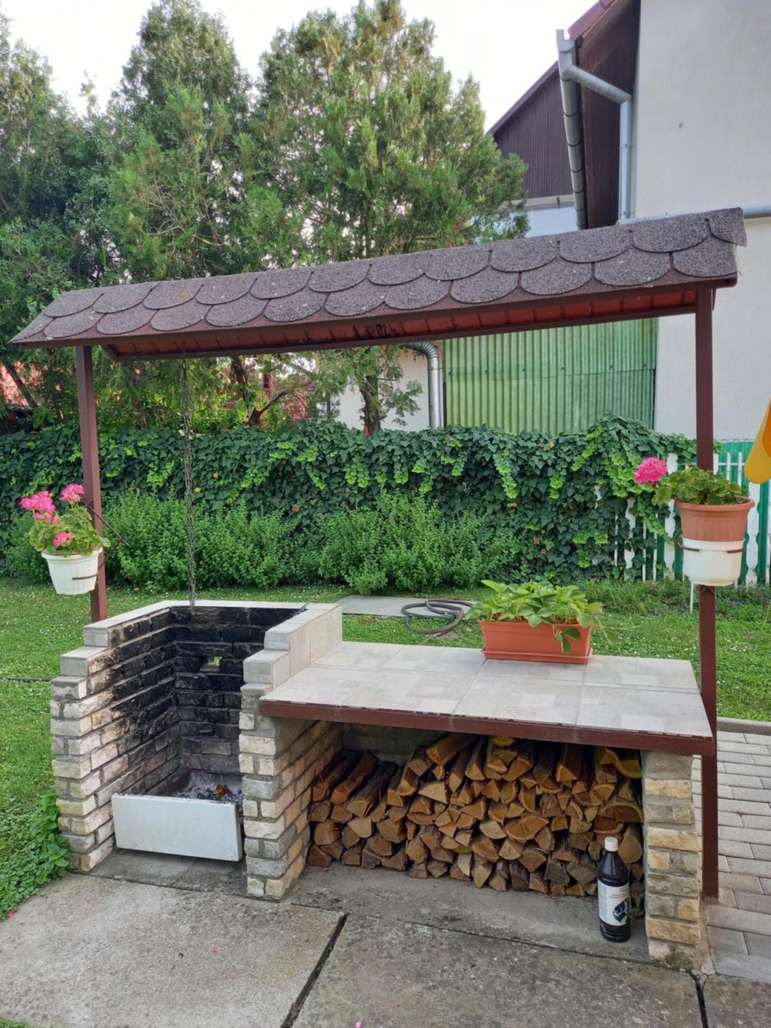Alfa Apartman Harkan Exterior foto